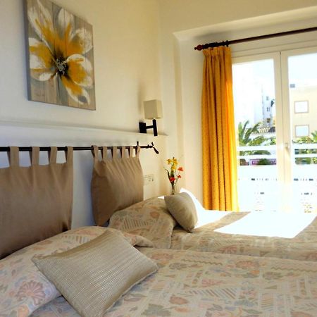 Hostal Yebisah Santa Eularia des Riu Luaran gambar