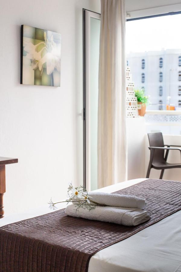 Hostal Yebisah Santa Eularia des Riu Luaran gambar