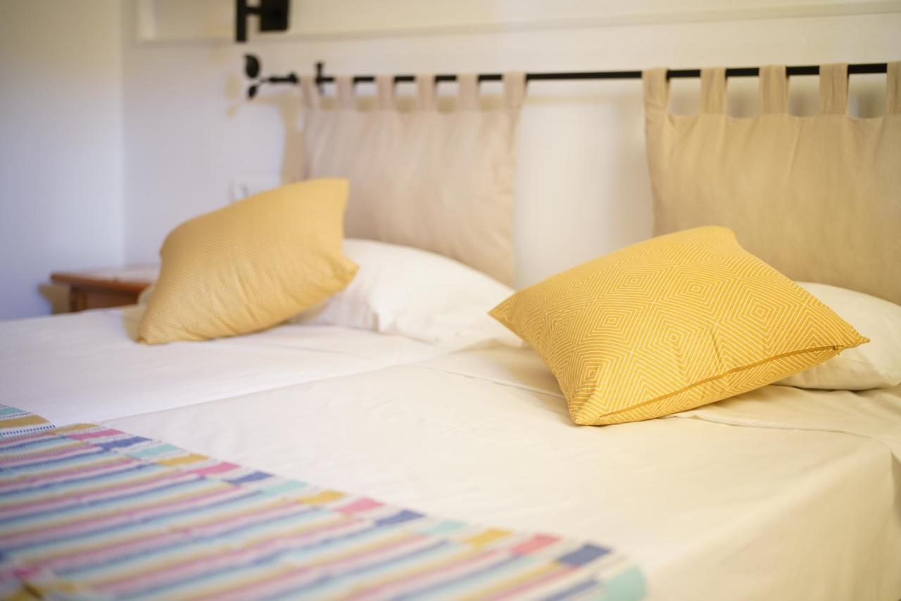 Hostal Yebisah Santa Eularia des Riu Luaran gambar