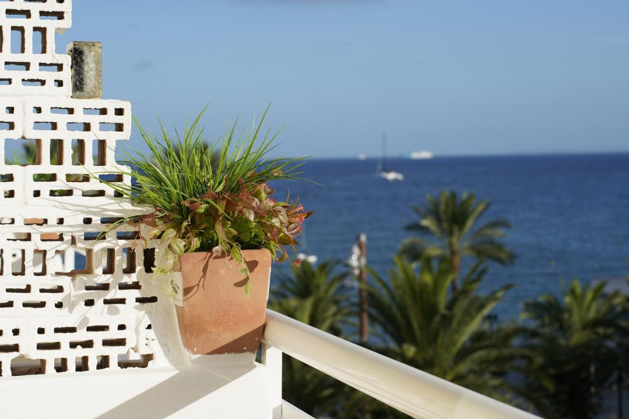 Hostal Yebisah Santa Eularia des Riu Luaran gambar