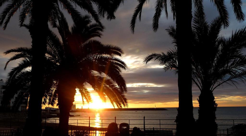 Hostal Yebisah Santa Eularia des Riu Luaran gambar