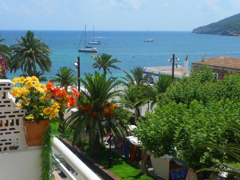 Hostal Yebisah Santa Eularia des Riu Luaran gambar