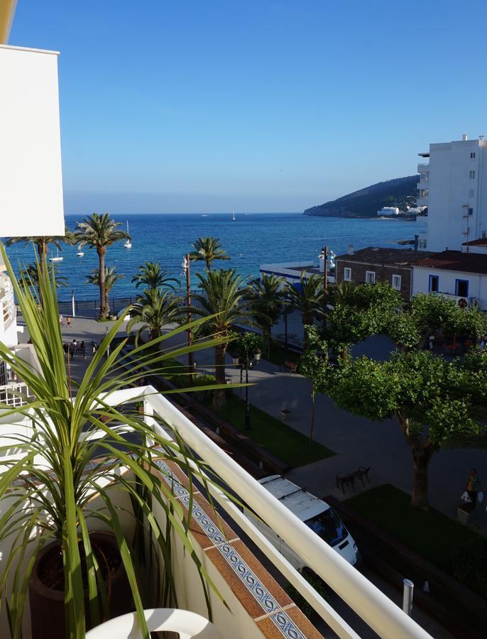 Hostal Yebisah Santa Eularia des Riu Luaran gambar