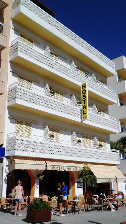 Hostal Yebisah Santa Eularia des Riu Bilik gambar