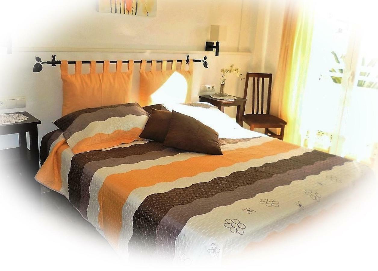 Hostal Yebisah Santa Eularia des Riu Luaran gambar