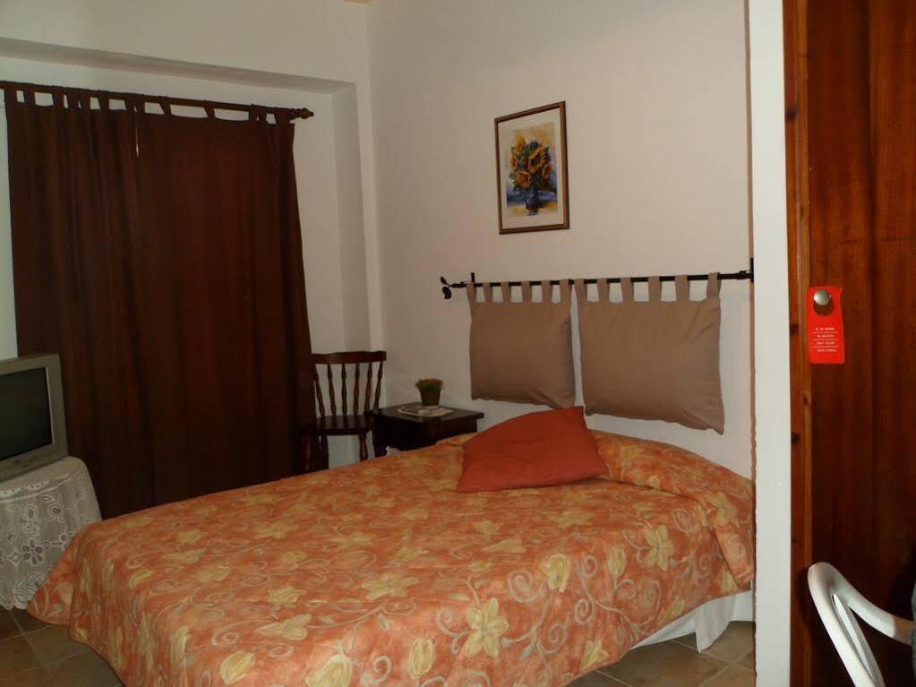 Hostal Yebisah Santa Eularia des Riu Luaran gambar